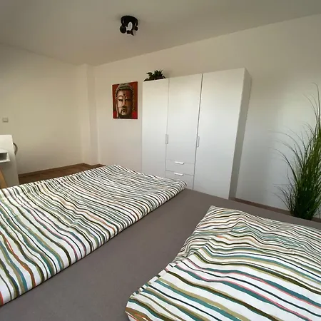 Neu Ausgestattete Und Moderne Etagenwohnung In Fuer 2 Gaeste Appartement Merseburg